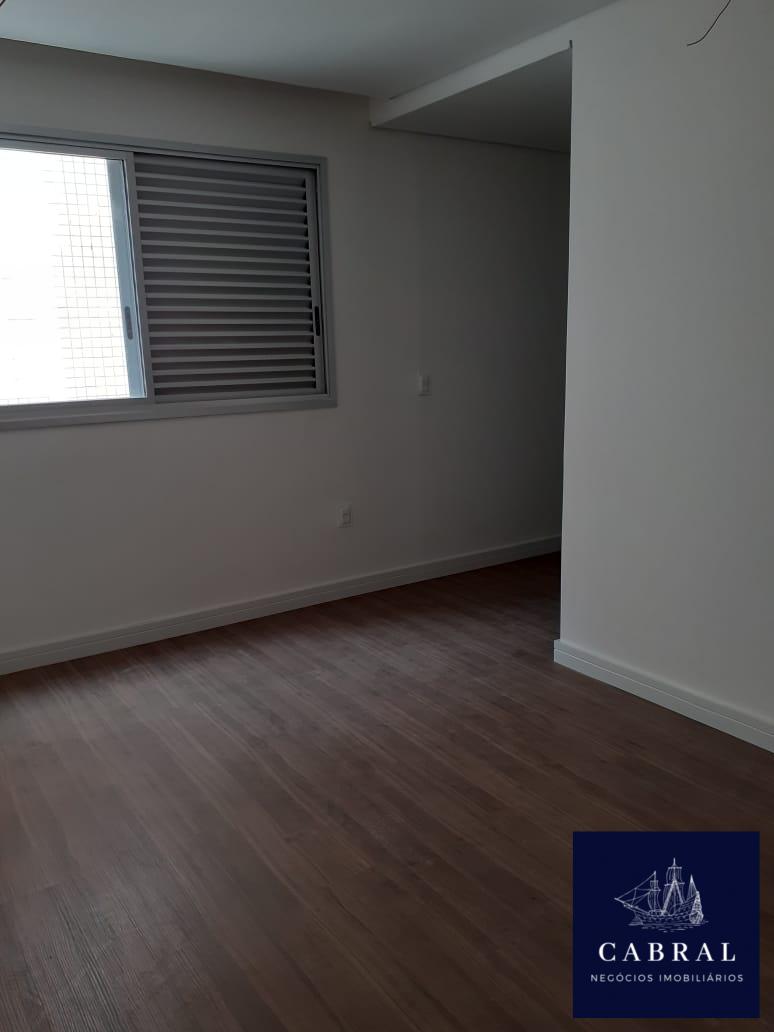 Apartamento à venda com 4 quartos, 140m² - Foto 18