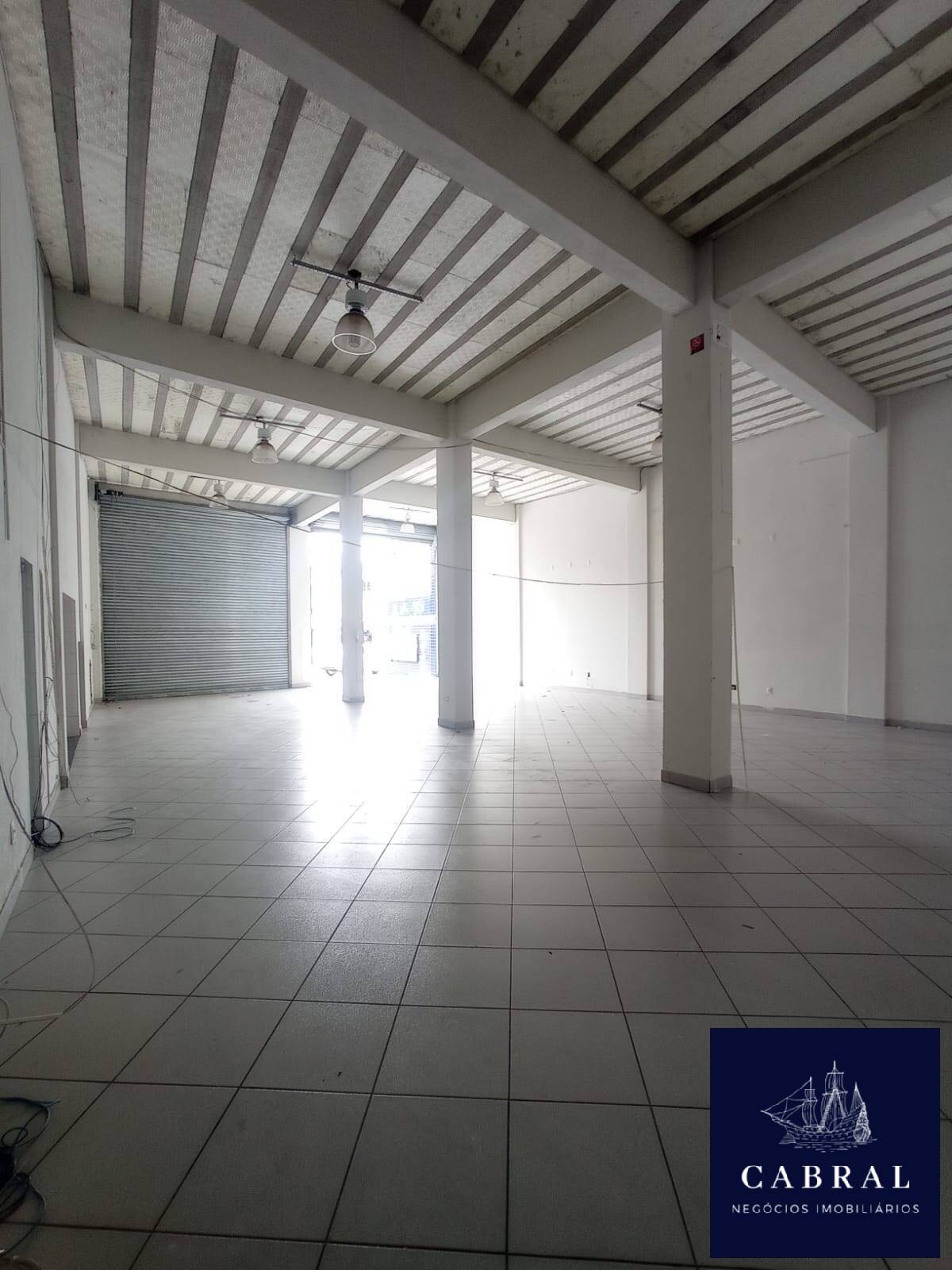 Loja-Salão para alugar com 3 quartos, 327m² - Foto 5