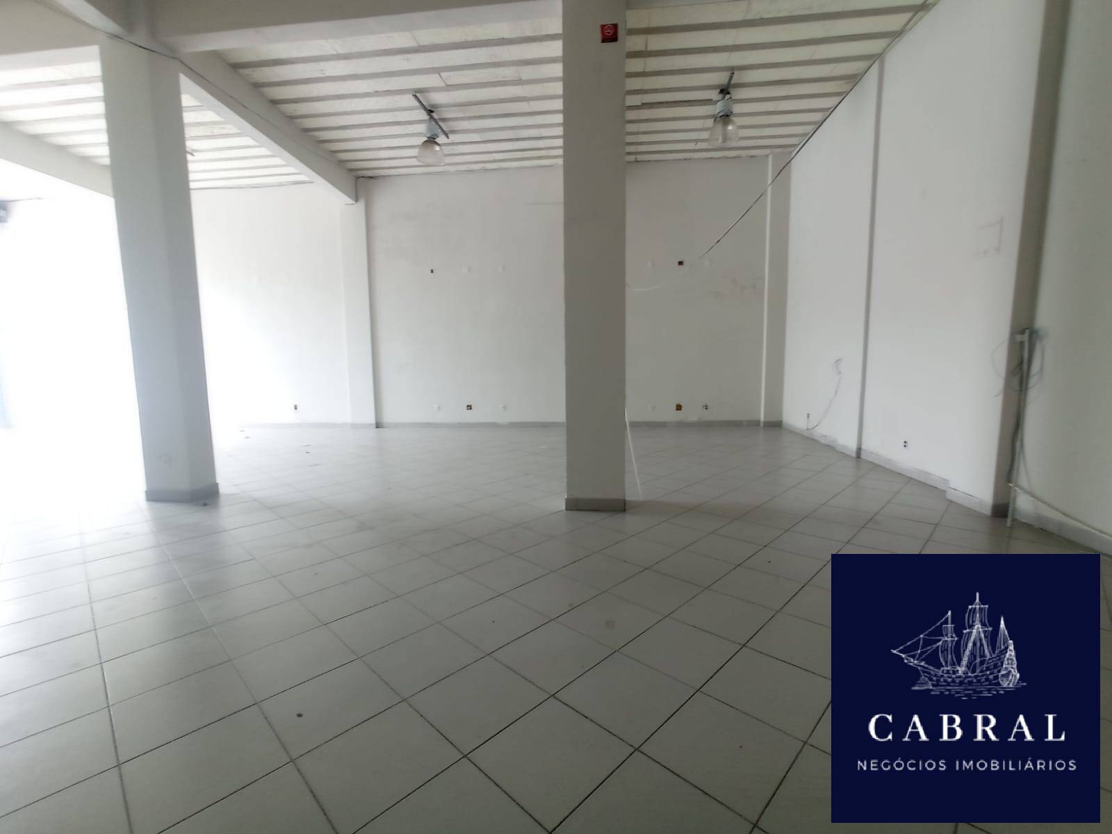 Loja-Salão para alugar com 3 quartos, 327m² - Foto 19