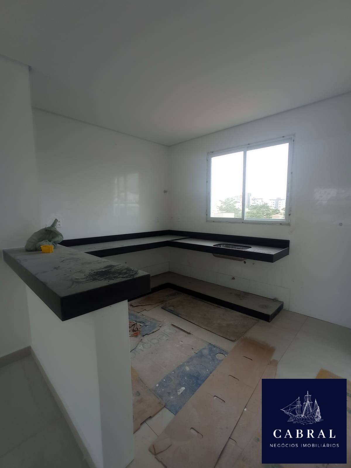 Apartamento à venda com 3 quartos, 95m² - Foto 1