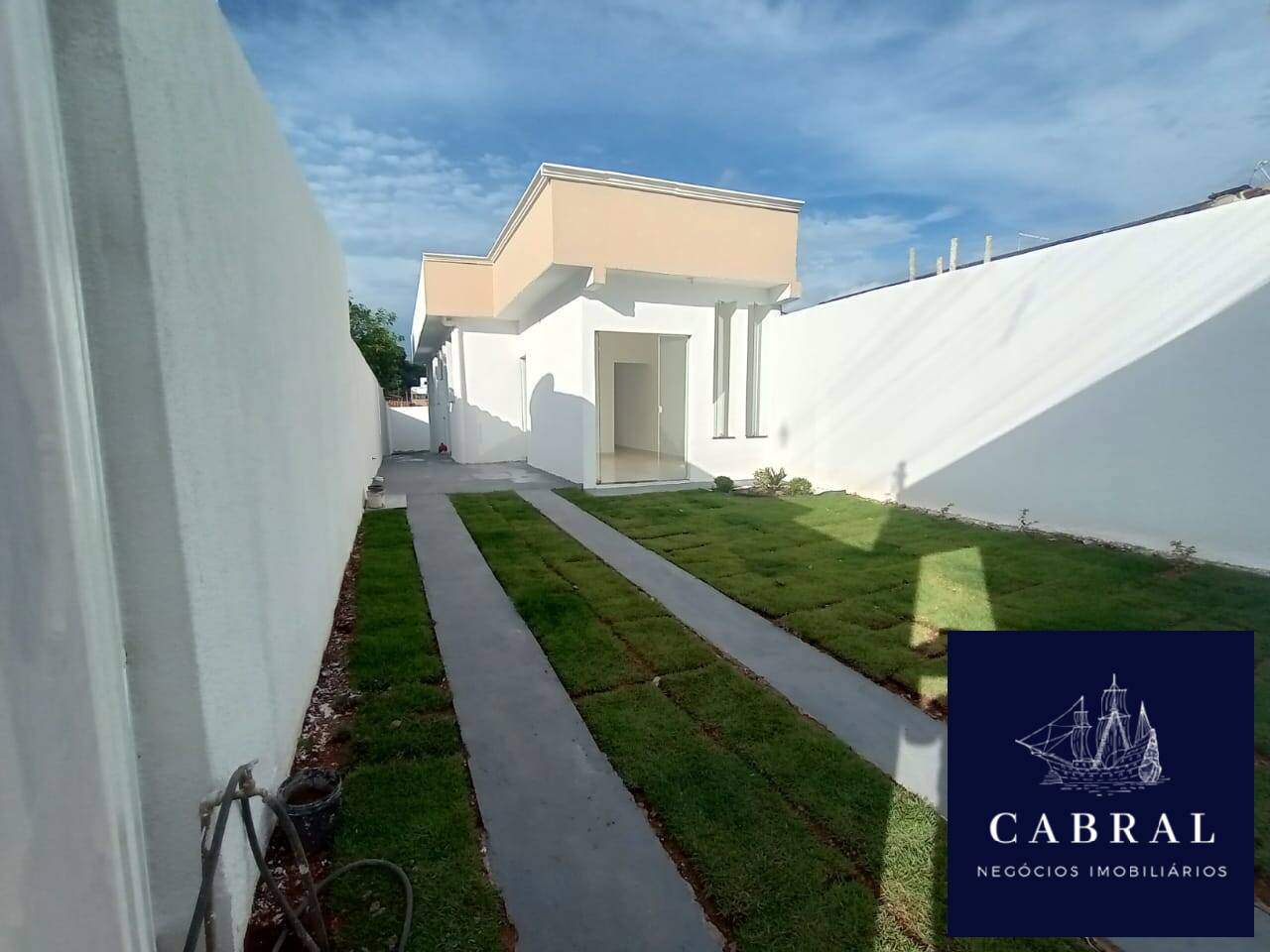 Casa à venda com 3 quartos, 180m² - Foto 1