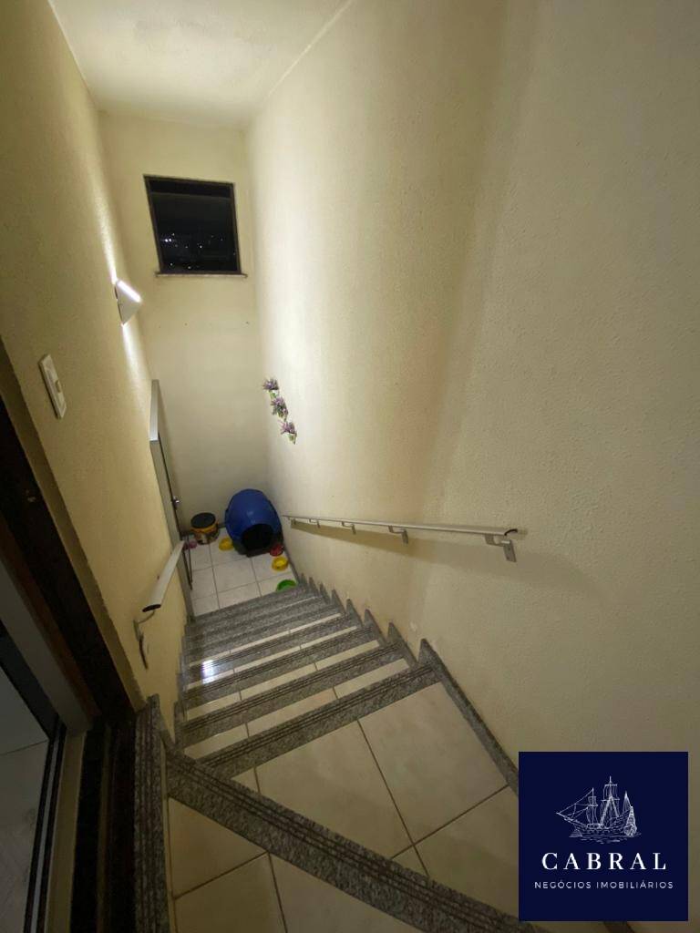 Cobertura à venda com 3 quartos, 180m² - Foto 4