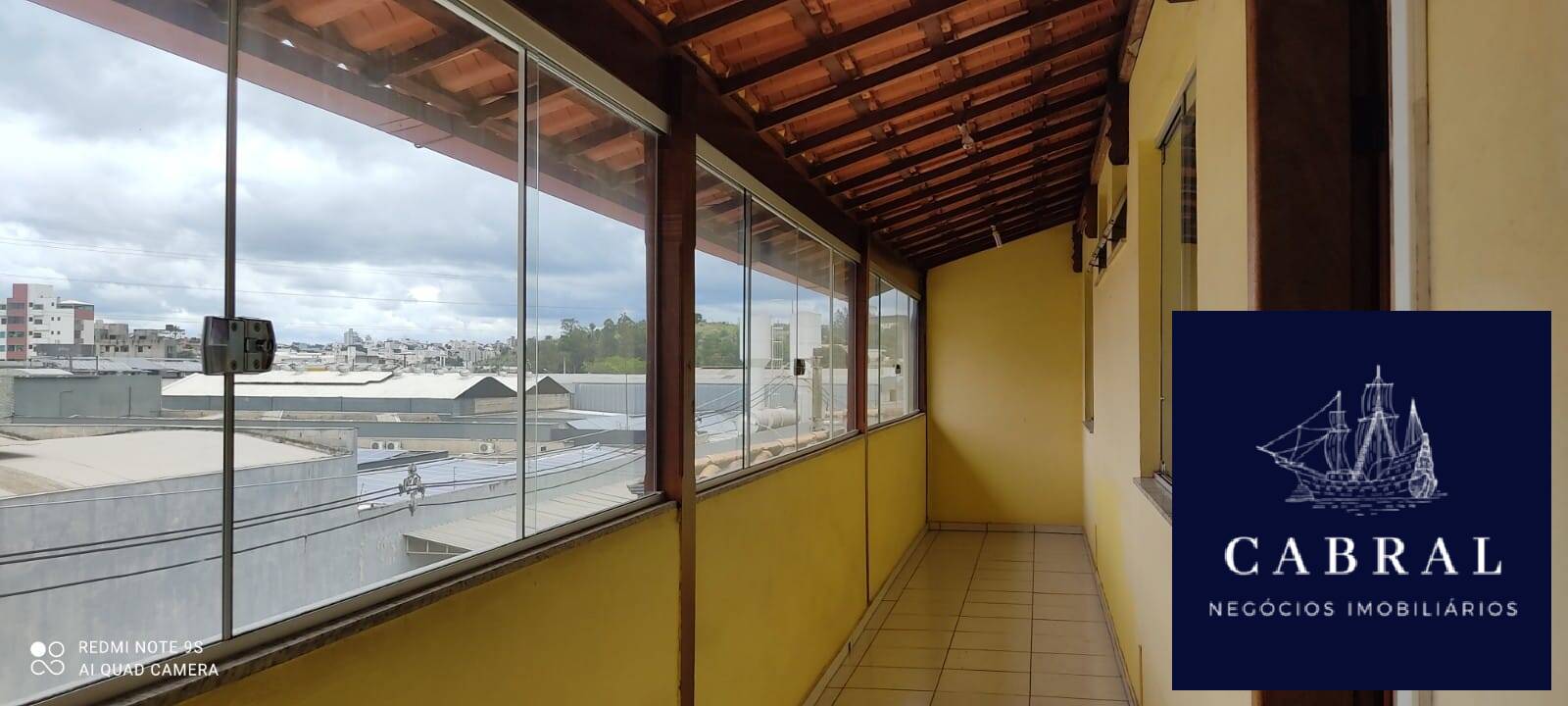 Apartamento à venda com 3 quartos, 240m² - Foto 2