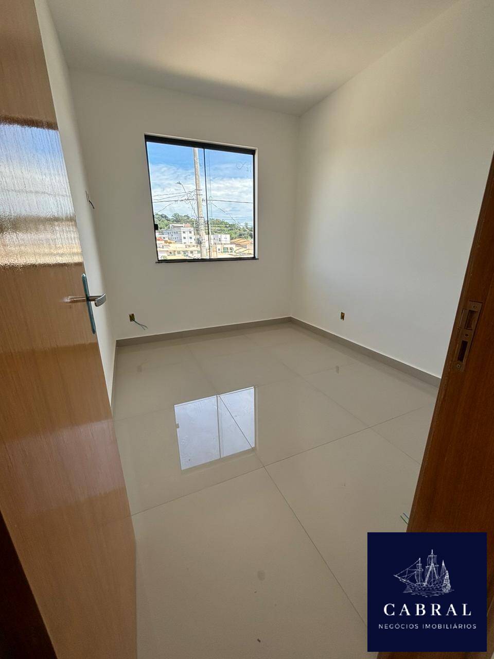 Casa à venda com 3 quartos, 117m² - Foto 2