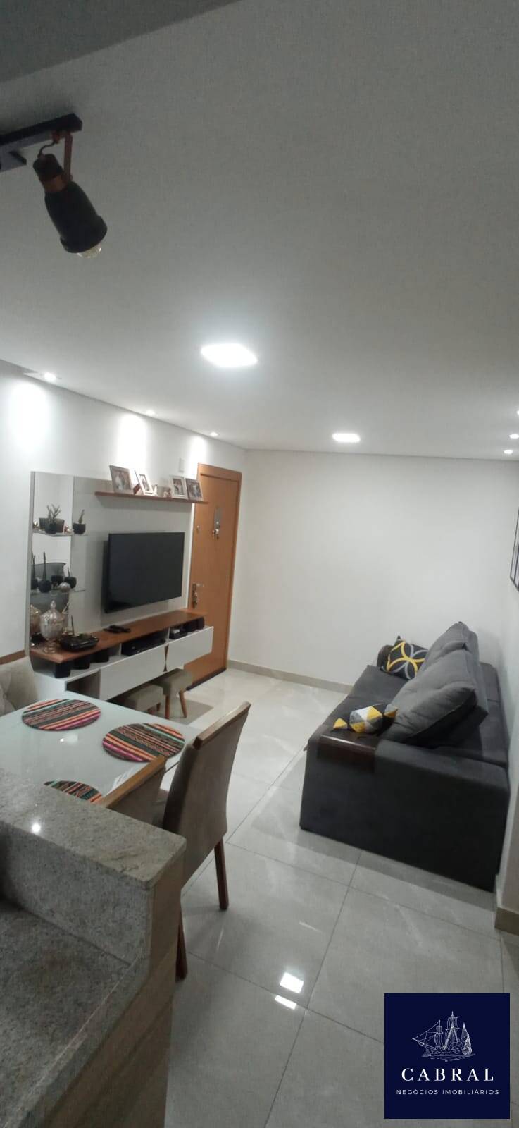 Apartamento à venda e aluguel com 2 quartos, 45m² - Foto 4