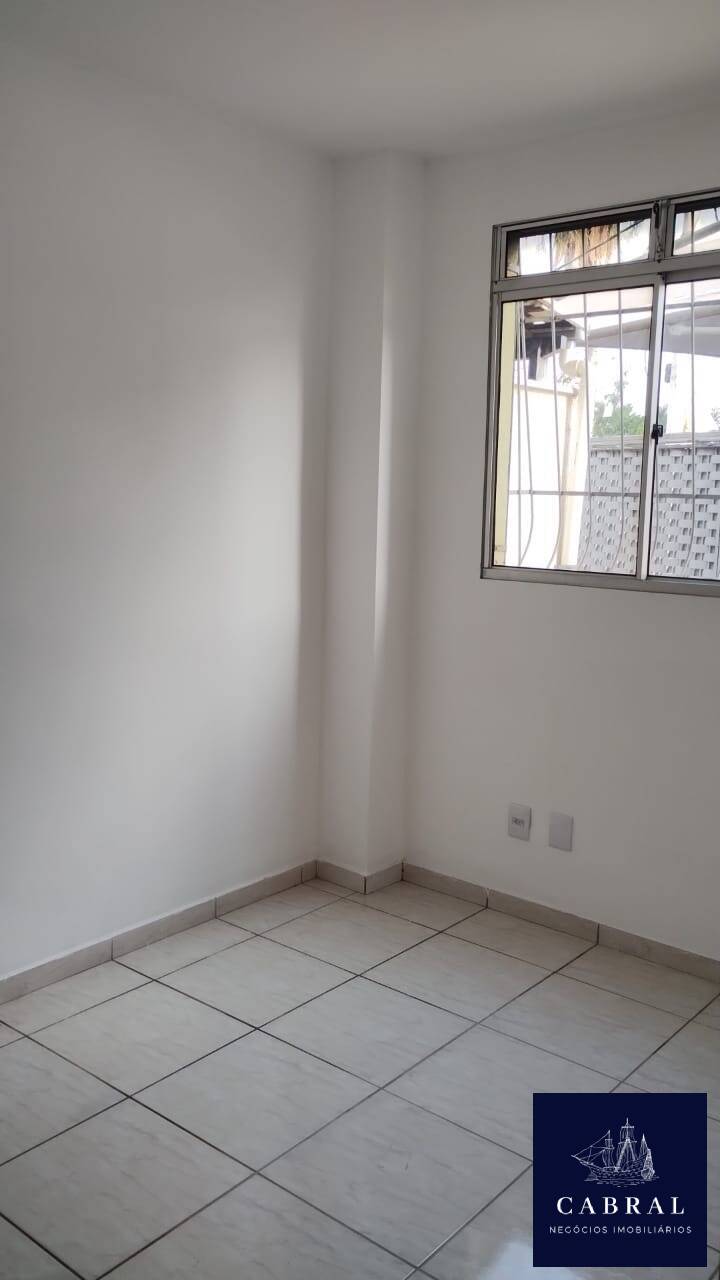 Apartamento à venda com 2 quartos, 67m² - Foto 4