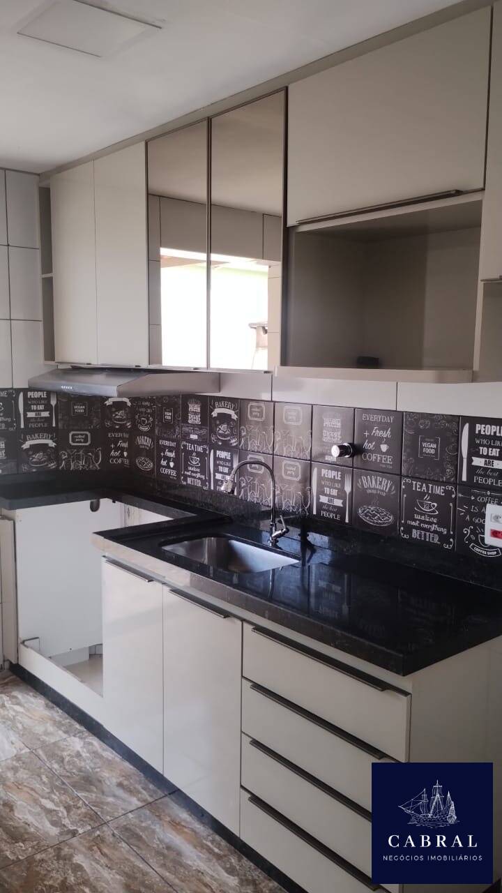 Casa à venda com 3 quartos, 60m² - Foto 3