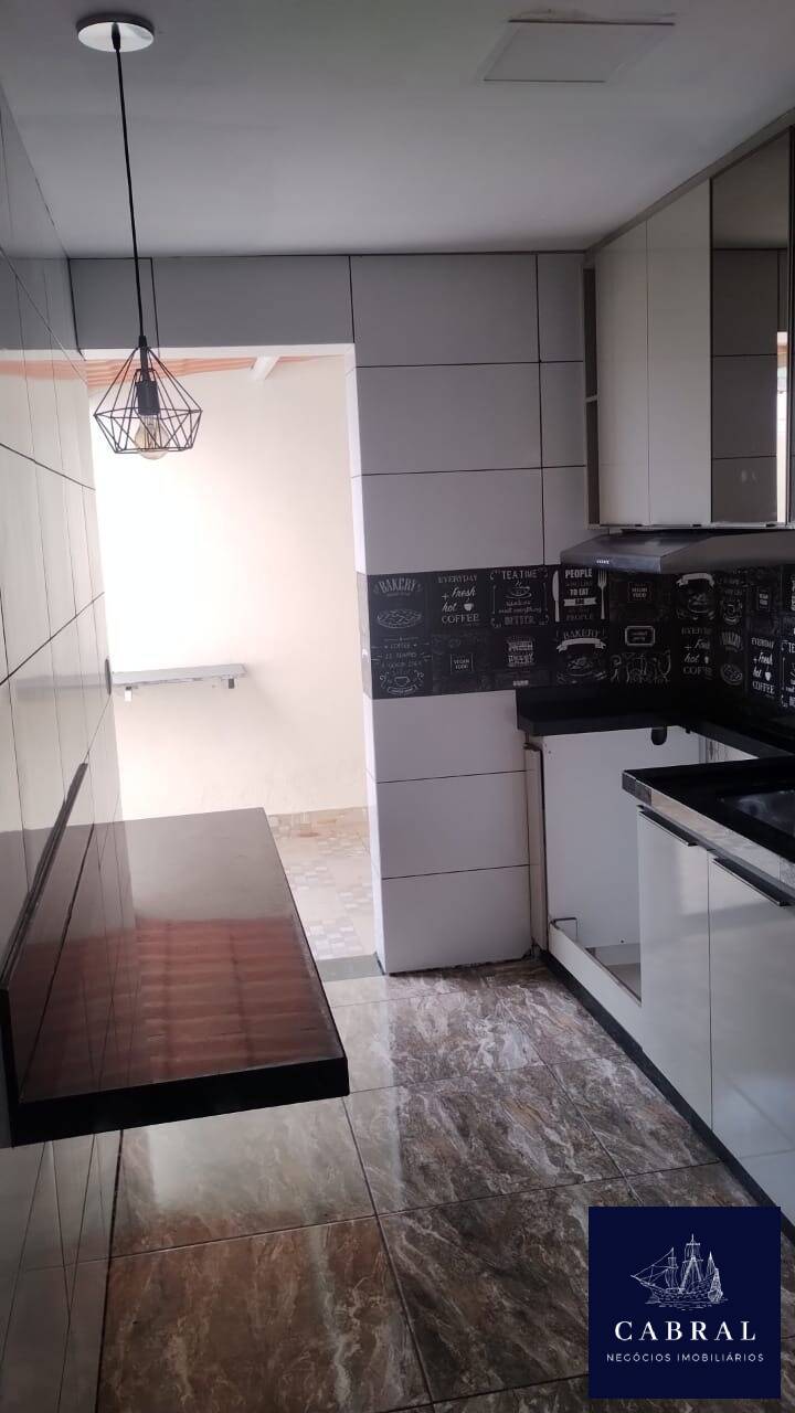 Casa à venda com 3 quartos, 60m² - Foto 8