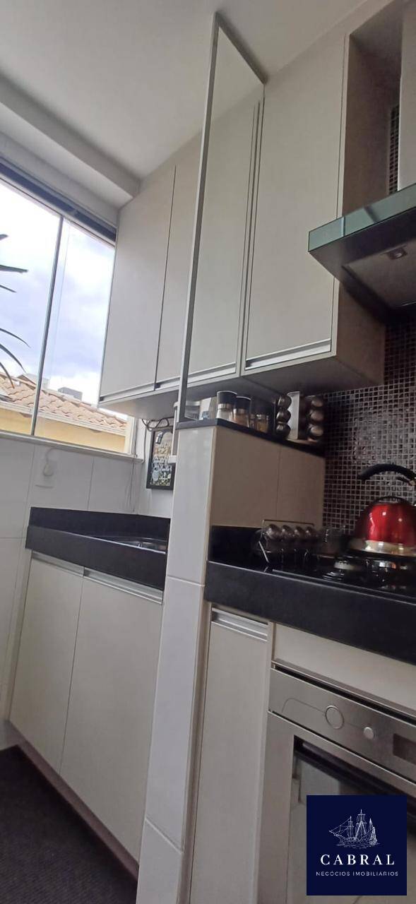 Apartamento à venda com 2 quartos, 72m² - Foto 4