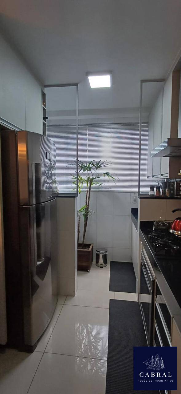 Apartamento à venda com 2 quartos, 72m² - Foto 29