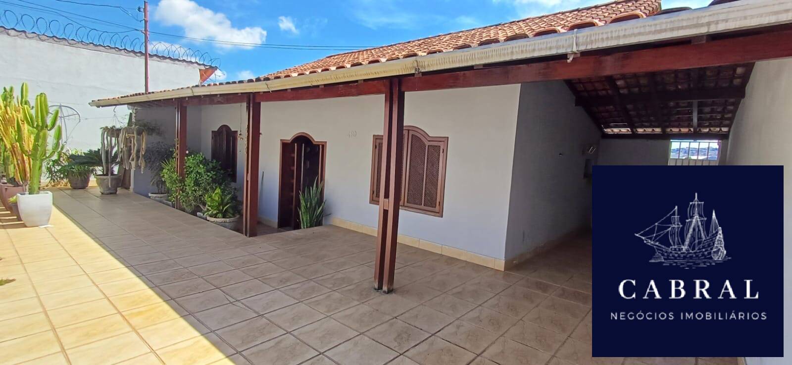 Casa para alugar com 3 quartos, 360m² - Foto 3