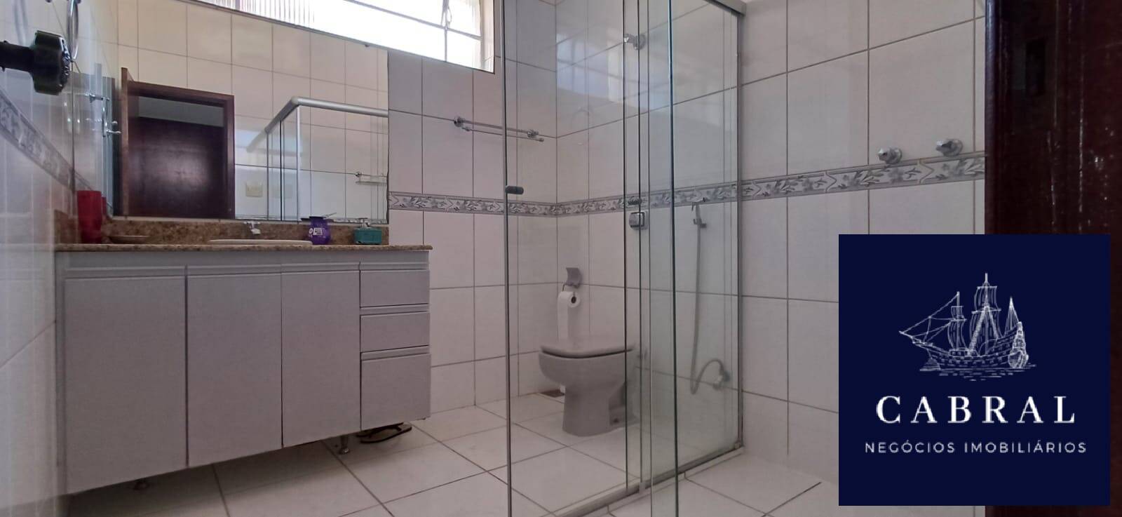 Casa para alugar com 3 quartos, 360m² - Foto 10